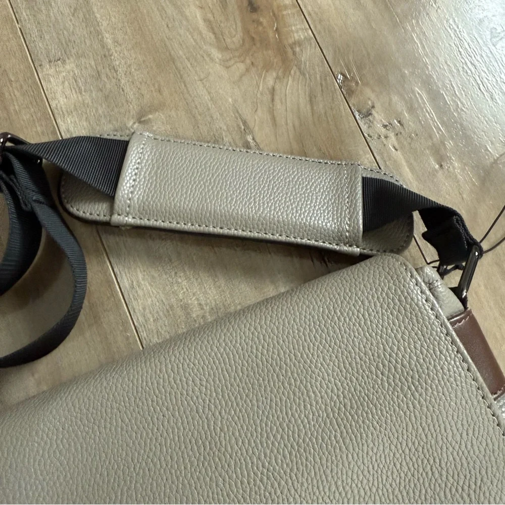 NEW Bugatti Computer Bag‎ Messenger Crossbody Briefcase JB Hunt Pebbled Taupe